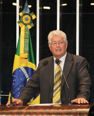 Foto: Site Roberto Requiao